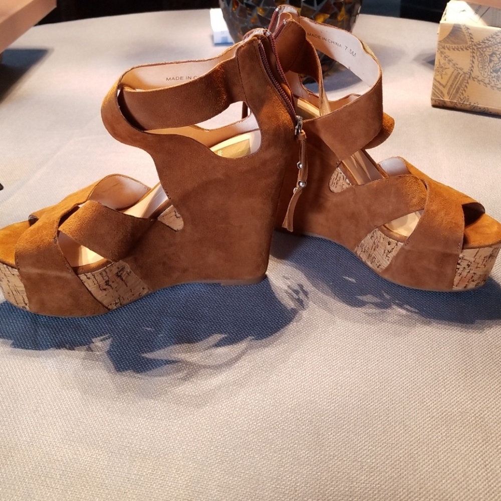 Sandals - Picture 4 of 4